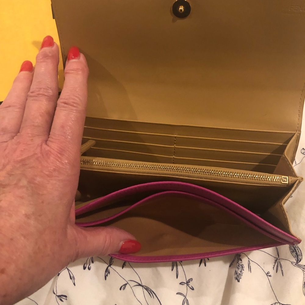 New in Box Fendi wallet - Picture 7 of 8
